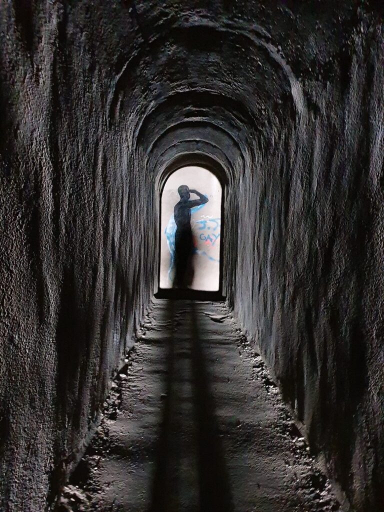 Schatten am Ende des Tunnels